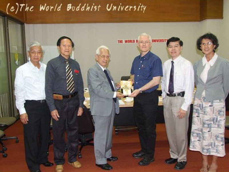Mr. Brain White, the president of Buddhist Council of New South Wales Inc. Australia paid a visit to the WBU Centre at Benjasiri Park, Bangkok.